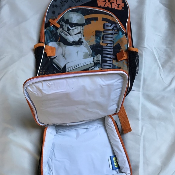 Stars Wars back pack- like new -gently used features velcro lunch box attachment - Picture 4 of 4
